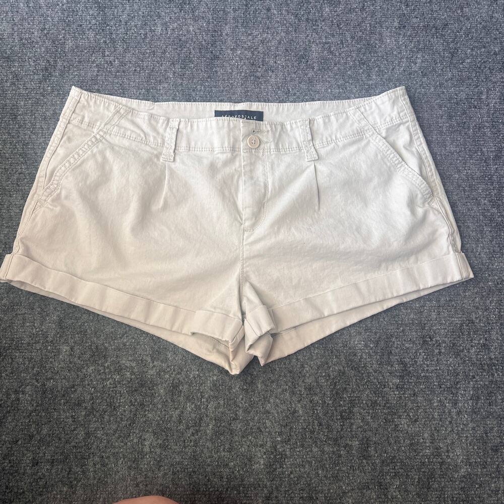Aéropostale Low Rise Pleated Shorty Shorts Womens Size 10 Beige Stretch Cotton